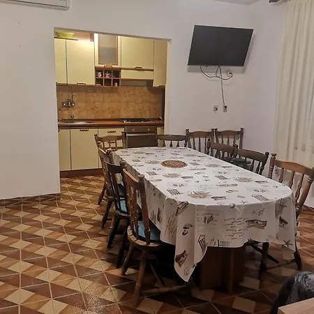 Vinisce Apartman *
